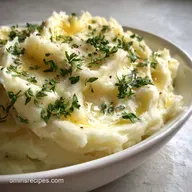 Crockpot Mashed Potatoes: Make-Ahead Velvety Potatoes