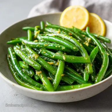 Garlic Butter Green Beans in 15 Minutes Pan-Seared